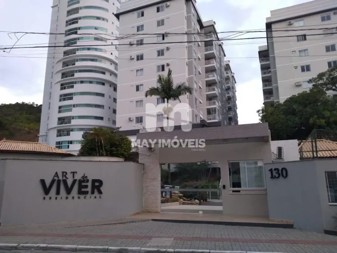 Apartamento semi mobiliado com 02 dormitórios sendo 01 suíte, excelente localiação e área
