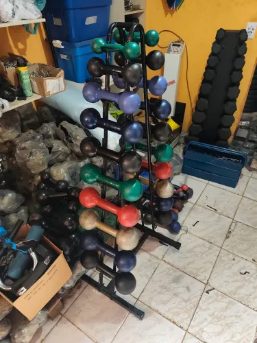 Torre de halteres usados 