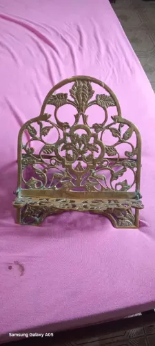 Porta bíblia de bronze