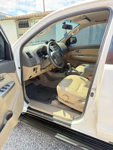 Toyota Hilux SW4 SR 4X2 2.7/ 2.7 Flex 16V Aut. 2013