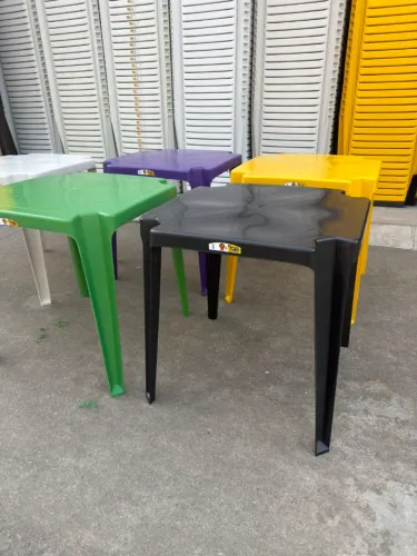 Mesa quadrada 70x70 e Mesa desmontável 