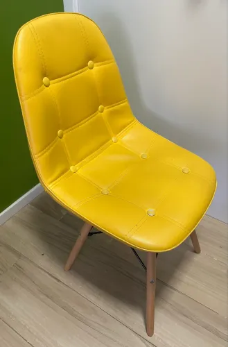 Vendo 3 cadeiras estilo Charles Eames Botonê Eiffel Wood Estofada - Amarela Amarelo