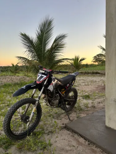 Moto de trilha, carenagem e Cabeçote CRF 230