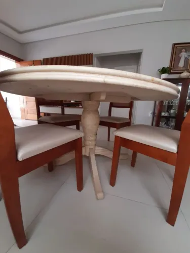 4 Cadeiras para mesa de sala e jantar em ótimo estado de conservação