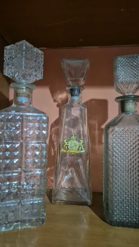 Garrafas antigas para bebidas