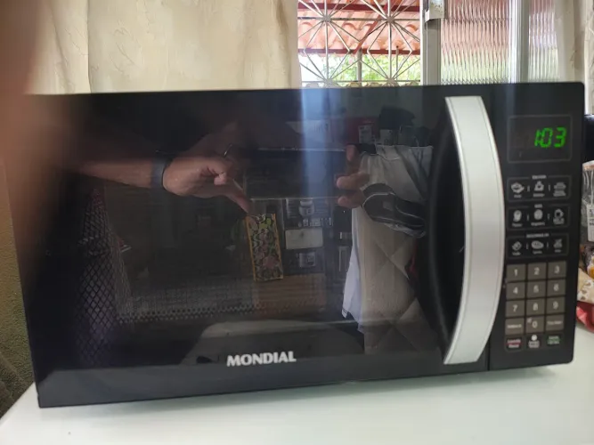 Micro-ondas Mondial 21 Litros Preto (MO-01-21-B) - 127V-NOVO