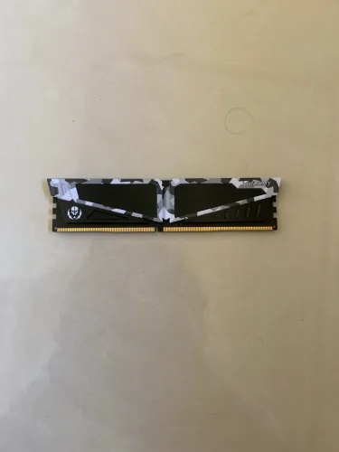 Memória RAM T-Force Vulcan 8GB 3000Mhz