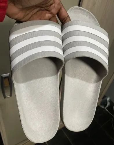 Chinelo Adidas