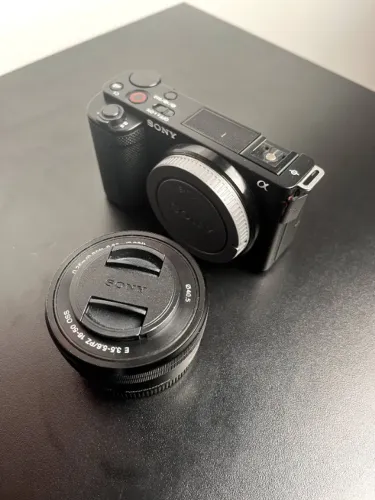 Câmera Sony ZV-E10 + Lente 16-50mm OSS - Excelente Estado