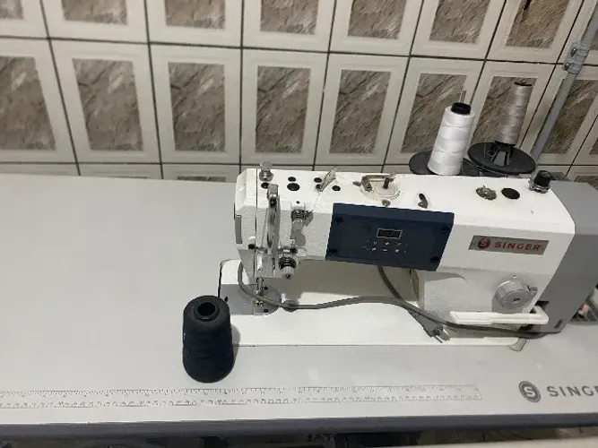 Máquina de costura i