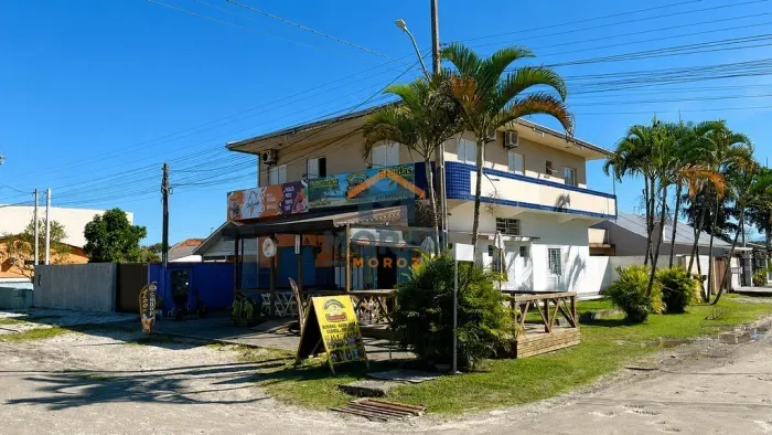 Prédio Comercial com Apartamentos na PR-412