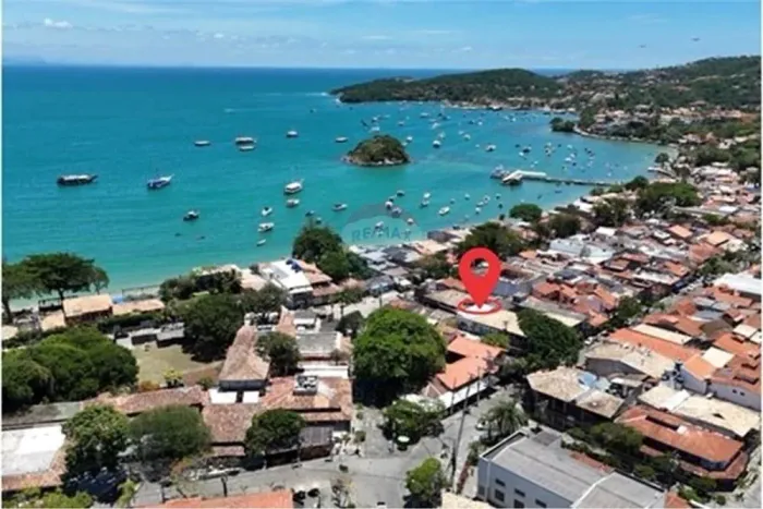 Loja Comercial + 2 Apartamentos Independentes à Venda no Centro de Armação dos Búzios Opo
