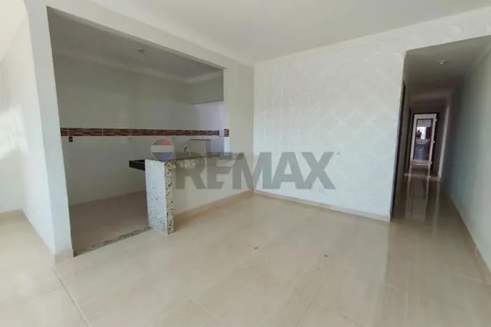 Casa Vale do Sol II : 2 banheiros e 3 quartos(sendo 1 suíte)