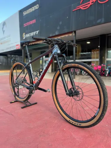 Bicicleta Absolute de Carbono 