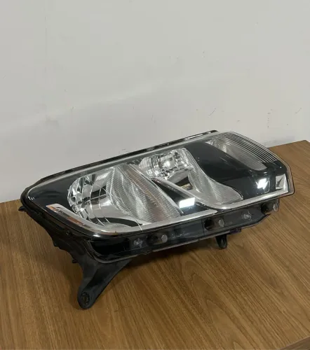 Farol direito Renault Sandero