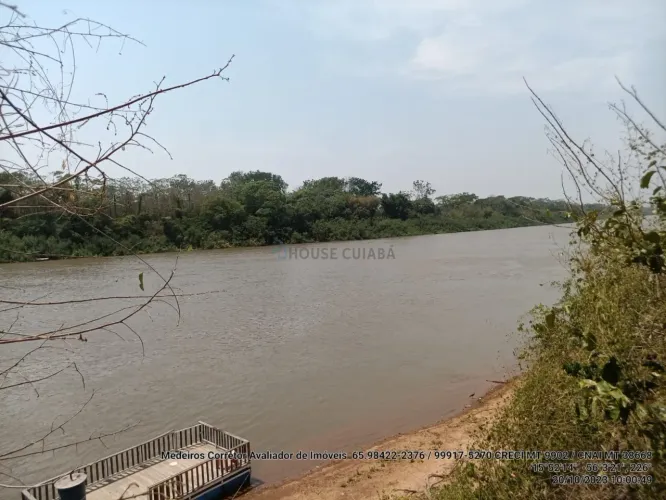 Sitio de 14 hectares na beira do rio Cuiabá, na região da comunidade São Jose á