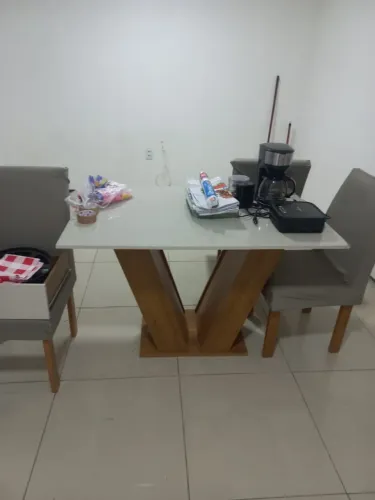 Mesa 4 cadeiras
