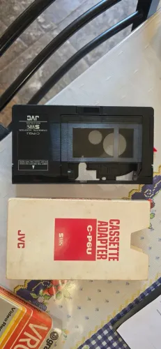 Adaptador de fora cassete JVC c/ defeito