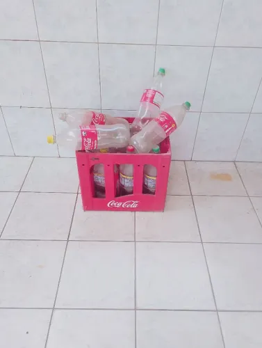Caixa completa com + 6 vasilhames só vasilhames