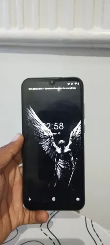 Vendo Moto E6s Semi Novo, em ótimo estado e com marcas de uso