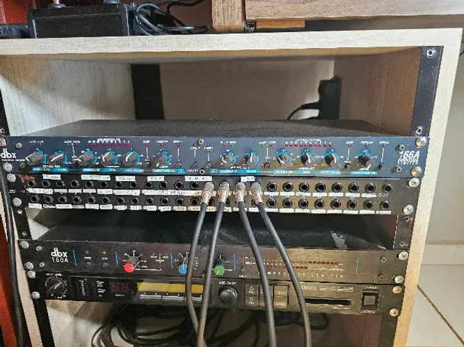 DBX 166A (Expander/Compressor/Limiter)