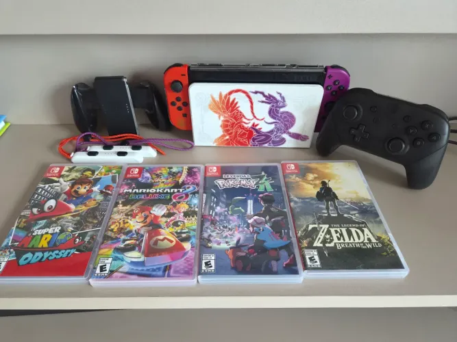 Nintendo Switch OLED versão especial Pokémon Scarlet & Violet, + controle e jogos