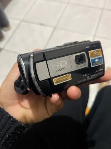 Filmadora com projetor Sony PJ200 no estado 