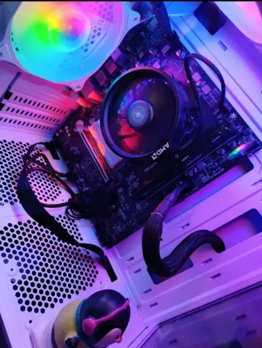 Placa mãe ddr5 e processador R5 8500g