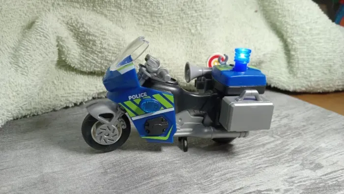 PLAYMOBIL POLICIA - MOTO PATRULHA + ACESSÓRIOS.