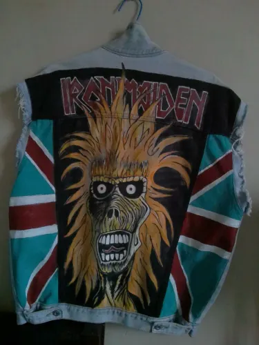 Colete iron maiden pintado a mão anos 80'
