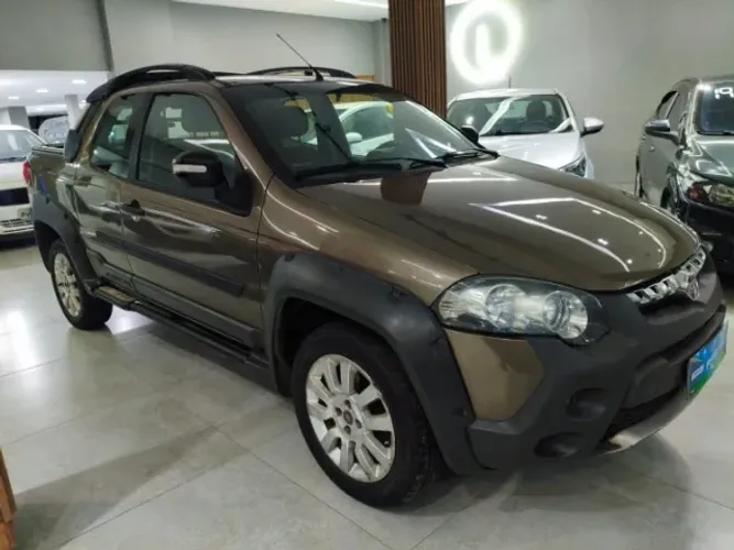 Fiat Strada Adventure1.8/ 1.8 Locker Flex CD 2015
