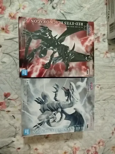 Yugioh Bandai Dragão branco e Dragão negro