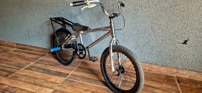 Bicicleta infantil aro 20.
