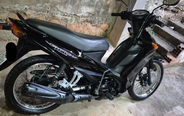 Vende-se Yahama Crypton Ed 2010.