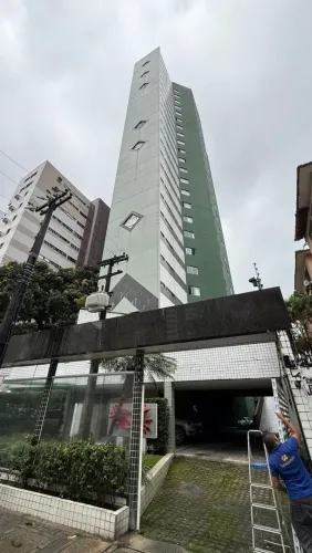 Apartamento para alugar com 2 quartos nos Aflitos