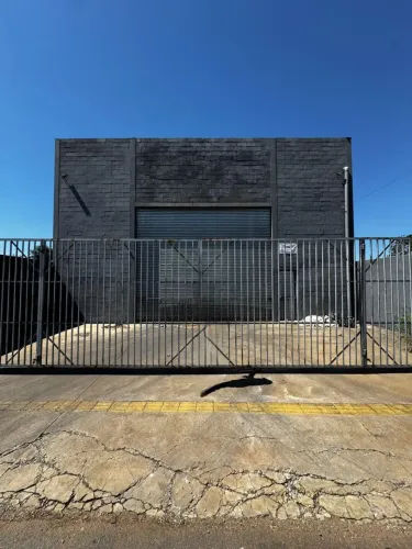Galpão para aluguel tem 325m²,Sítios Santa Luzia,proximo a B-153