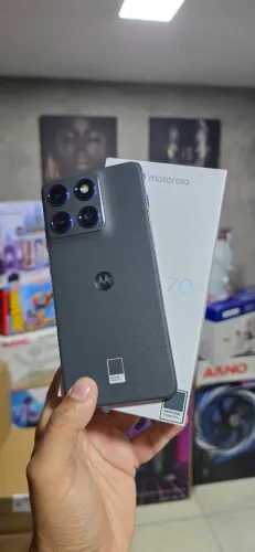 Smartphone Motorola Edge 70 5G - 256GB 24GB, Processador Snapdragon, Tela Amoled de 120hz