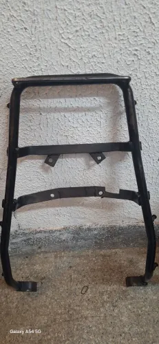 Vende-se um suporte para bau modelo job da Fan 160 