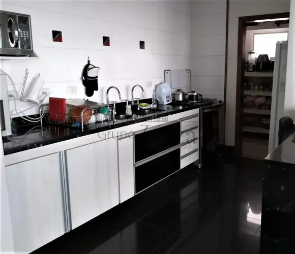 Linda casa no condomínio Villas de Santana com 280 m² e 3 Suítes - Jacareí