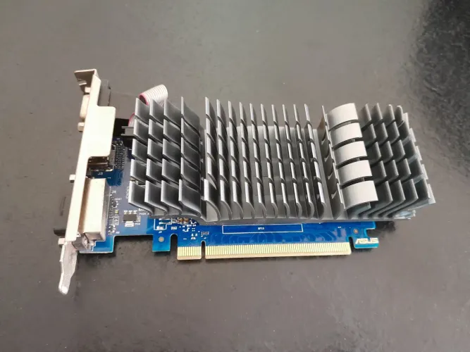 Placa de video nvidia Gt 730 2gb
