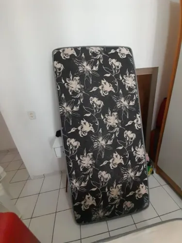 Vendo dois colchões 