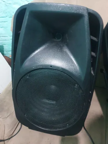 Caixa amplificada nova com blothoof  entrada para violão michofone profissional