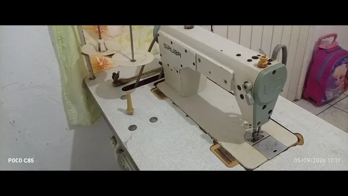 Máquina de costura industrial Reta simples