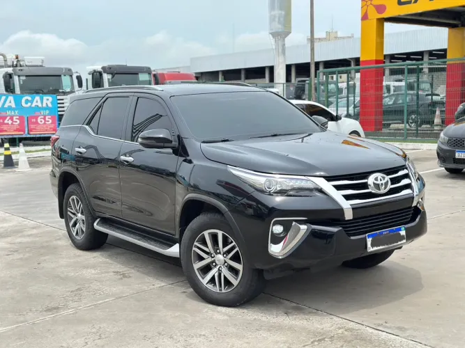 Toyota Hilux SW4 SRX 4X4 2.8 TDI 16V Dies. Aut. 2019