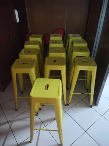 Banqueta de metal da Tok stok