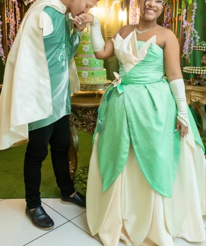 Vestido de 15 anos e colete do príncipe- tema princesa e o sapo