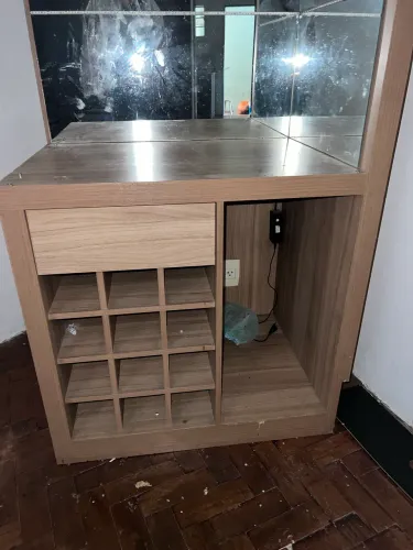 bar/adega em MDF com espelho e led