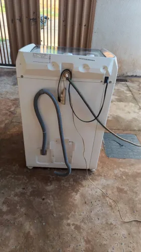 Máquina de lavar roupa cônsul
