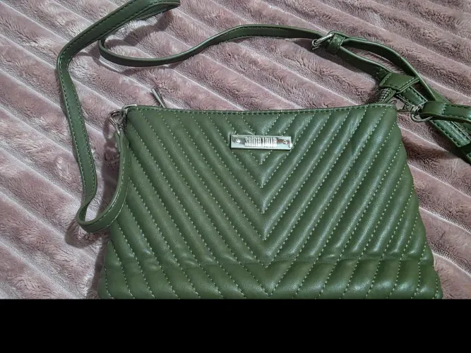 Bolsa Verde Militar Santa Lola