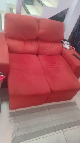 Sofá dois lugares retrátil,usado,mas em bom estado.Retirada somente no local.